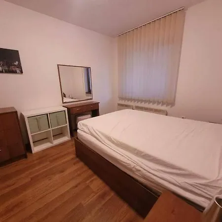 Charming,1 Bed At Park View Complex * בנסקו